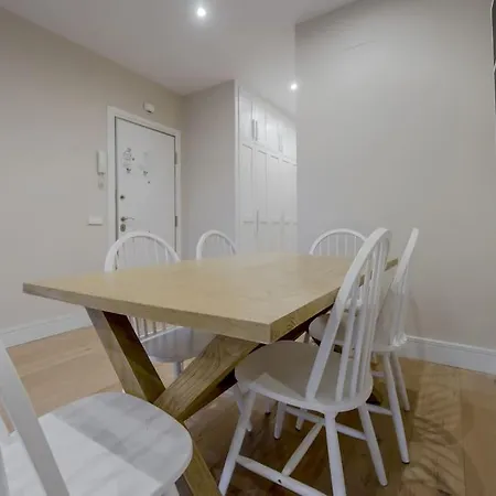 Exclusivo Piso De 4 Hab Con Vistas A La Latina Madrid