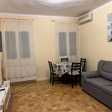 Apartamento O Piso En * Madrid