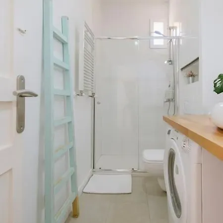 El Botones Nuevo Y Luminoso Apto De Diseno En Lavapies Appartement Madrid