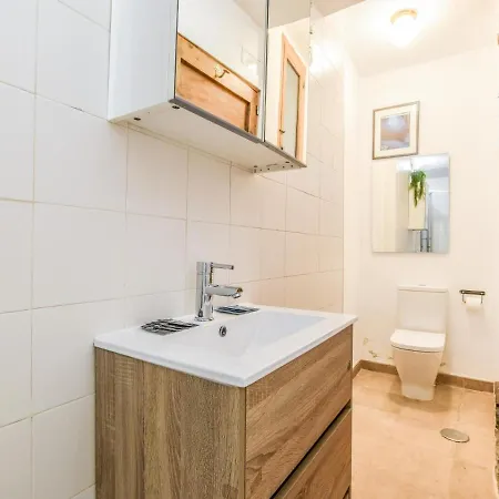 Apartamento En Lavapies De Estilo Industrial Para 5 Personas Apartment *