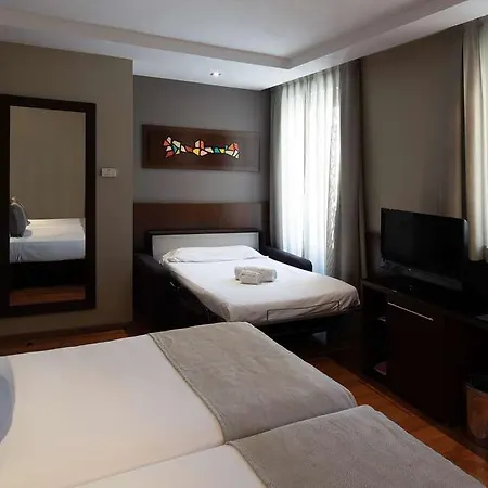 Catalonia Goya Hotel