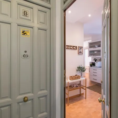 Fee4me. Elegant Flat A Few Minutes From Atocha. Madrid