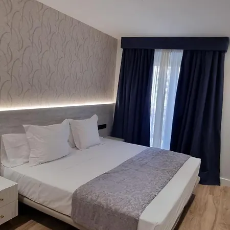 Ch La Petite Maison - Boutique - Pensionat Madrid