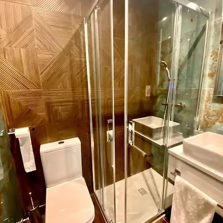 Piso De Diseno Junto Teatro Real