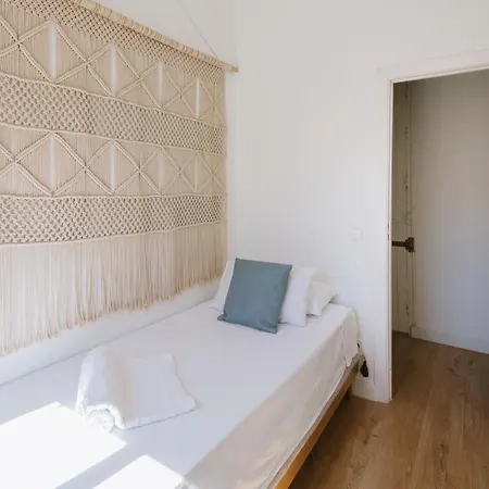 Apartamento El Botones Nuevo Y Luminoso Apto De Diseno En Lavapies *