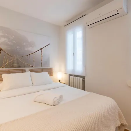 Fee4me. Elegant Flat A Few Minutes From Atocha. Apartamento Madrid