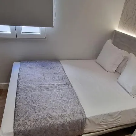 Ch La Petite Maison - Boutique - Casa de hóspedes
