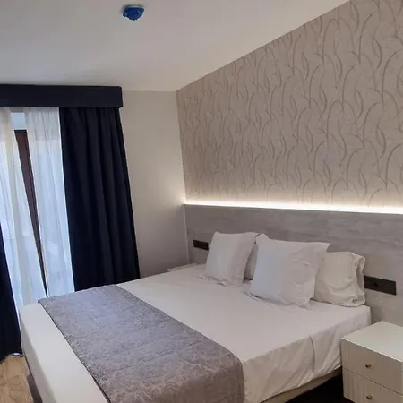 Ch La Petite Maison - Boutique - Casa de hóspedes *