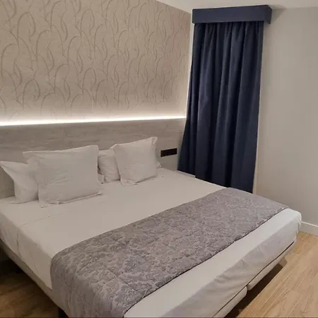 Ch La Petite Maison - Boutique - Pensionat