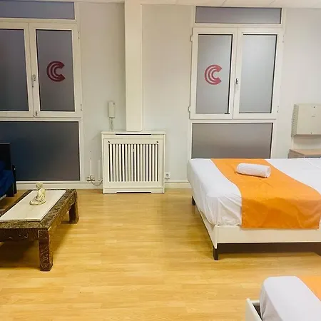 Plaza Callao Apartment *