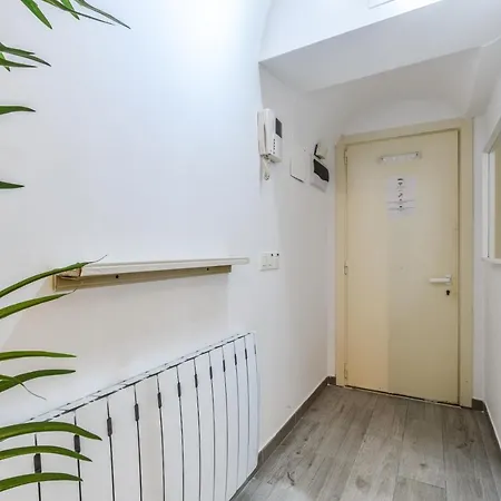 Apartamento En Pleno Barrio De Las Letras Мадрид