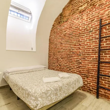 Apartamento En Pleno Barrio De Las Letras * Мадрид