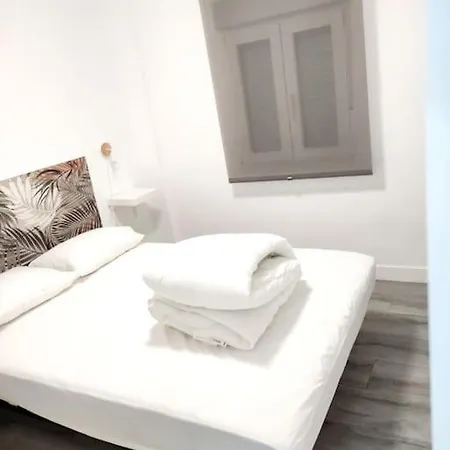 Acogedor Familiar En Area Residencial * Madrid