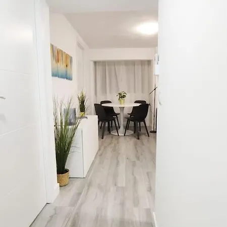 Acogedor Familiar En Area Residencial Apartment