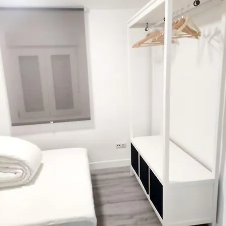Acogedor Familiar En Area Residencial