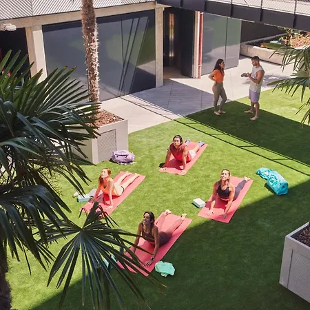 The Social Hub 4*