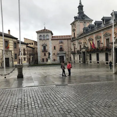 Mayor Calle: Historic Centro Near Plaza Mayor Apartment