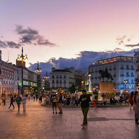 Apartment Mayor Calle: Historic Centro Near Plaza Mayor *