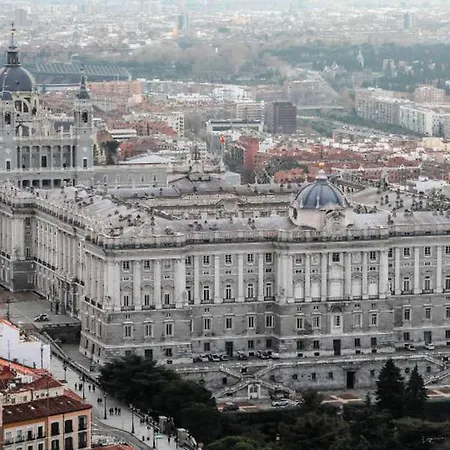 Mayor Calle: Historic Centro Near Plaza Mayor Apartment Madrid