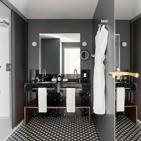 Hotel Totem Madrid, A Small Luxury Of The World 4*