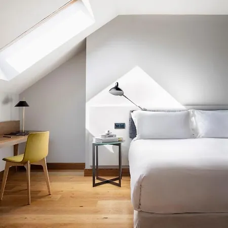 Totem Madrid, A Small Luxury Of The World 4*