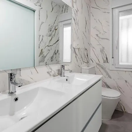 Holiday home Puerta Del Angel, Casa Independiente, 3 Plantas Madrid