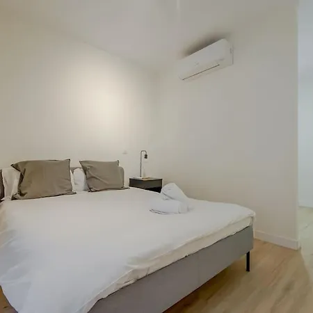 Modern Apt 6px En La Plaza De Tirso De Molina Apartment
