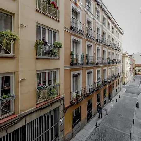 Modern Apt 6px En La Plaza De Tirso De Molina