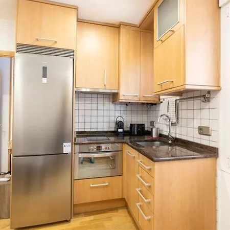 Amplio Apartamento Situado A 10 Minutos Del Retiro Apartment