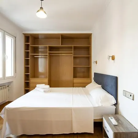 Amplio Apartamento Situado A 10 Minutos Del Retiro Apartment *
