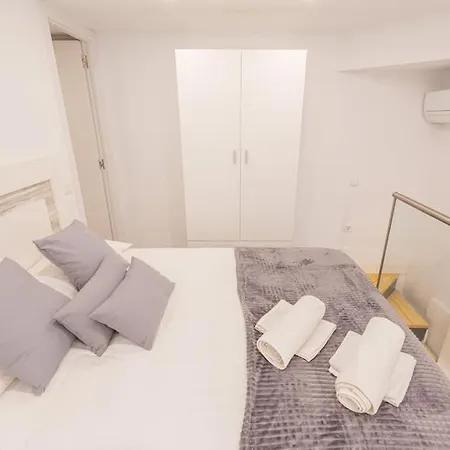 Amplio Piso A 300m De Retiro Apartment *