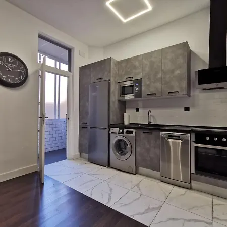 Castellana Ii, By Presidence Apartment *