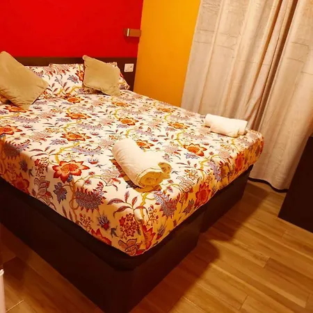 Corazon San Bartolome Гостевой дом Мадрид