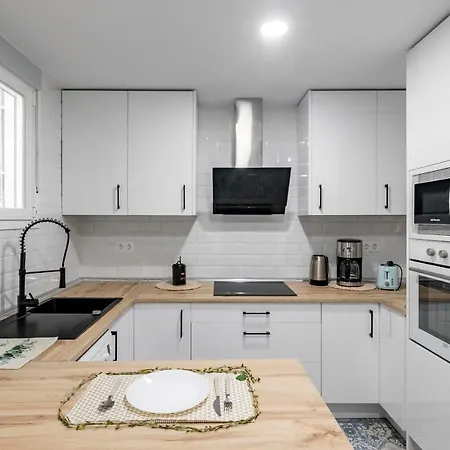 Puerta Del Angel, Casa Independiente, 3 Plantas Holiday home Madrid