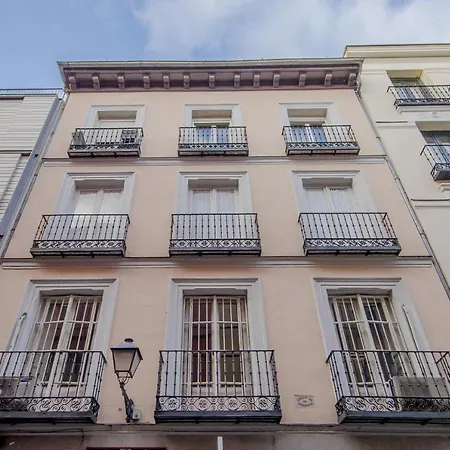 Premium Apt 9p En C/olmo - Centro De Madrid