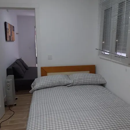 C Apartment *