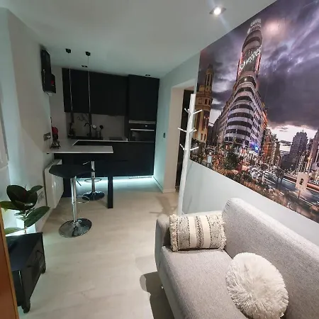 Apartamento Junto Al Palacio Real De *