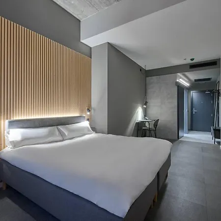 Zleep Airport Hotell 3*
