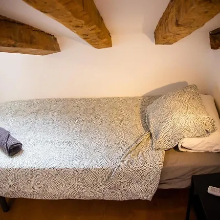 Hostel Onefam Sungate