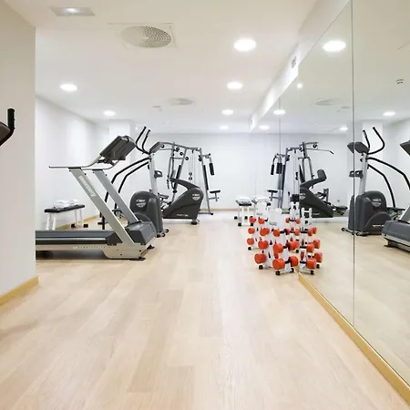 Nh Principe De Vergara Hotell 4*