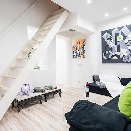 For Teatro Real Plaza Temporal Saint Martin Tru5 Apartment Madrid
