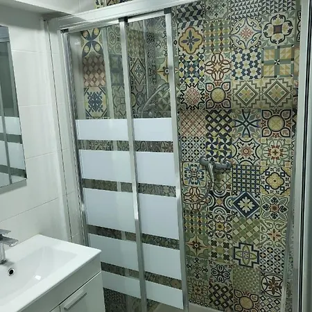 Precioso Apartamento De 2 Habitaciones. Madrid
