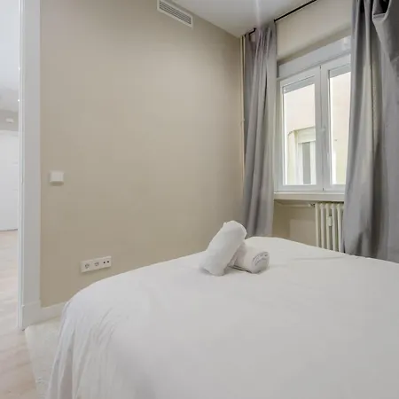Downtown Apt 7pax La Latina-centro De Madrid! Apartment Madrid