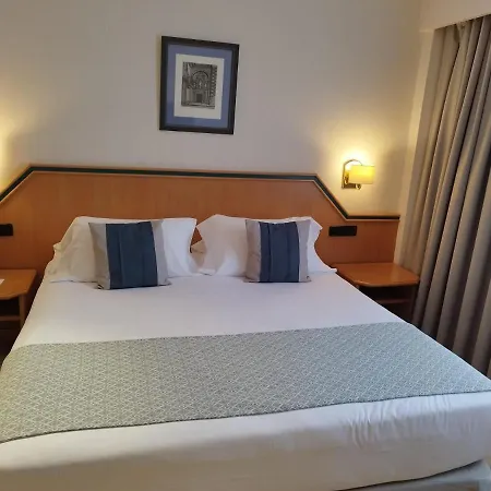 Praga Hotel 4*