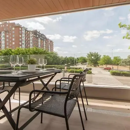 Moderno Y Lujoso Apartamento En Urbanizacion Privada Con Terraza De Diseno En Valdebebas / Ciudad Deportiva Real / Feria De Apartment *