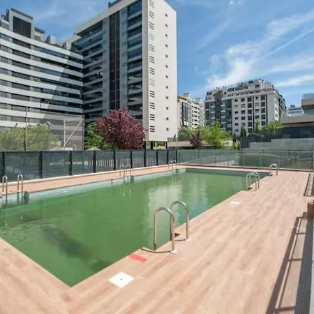 Moderno Y Lujoso Apartamento En Urbanizacion Privada Con Terraza De Diseno En Valdebebas / Ciudad Deportiva Real / Feria De Apartment Madrid