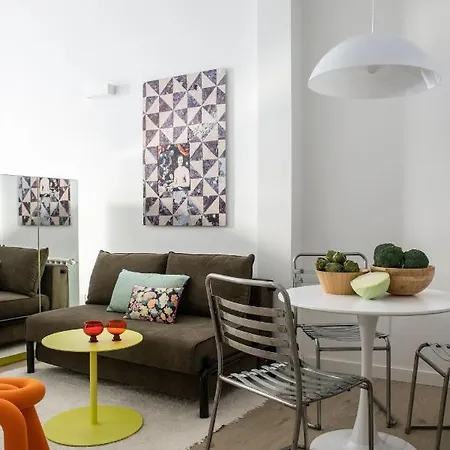 Calatrava - Darya Living Apartment