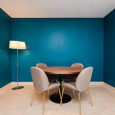 Robles Stylish & Modern 1 Bedroom In Conde Orgaz Madrid