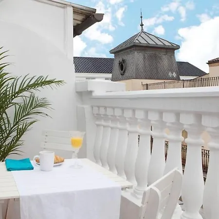 Luminoso Apartamento Con Terraza En Sol * Madrid