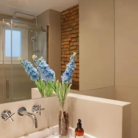 Luminoso Apartamento Con Terraza En Sol Apartment Madrid